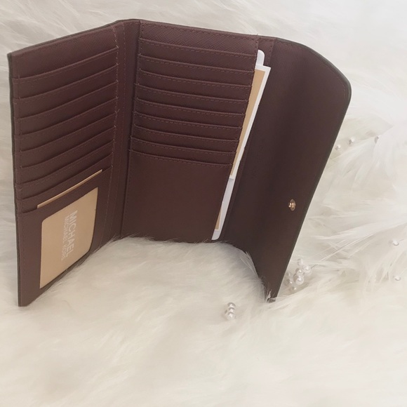 🌺 NEW MICHAEL KORS MK LARGE MERLOT TRIFOLD WALLET - Picture 5 of 6
